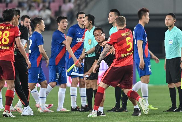 林崴31分同曦不敌广东 李弘权26分上海胜四川